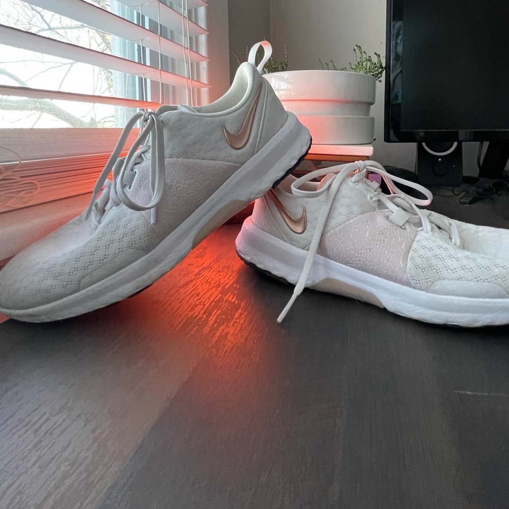 Nike Rose Gold Women’s City Trainer 3 Size 7